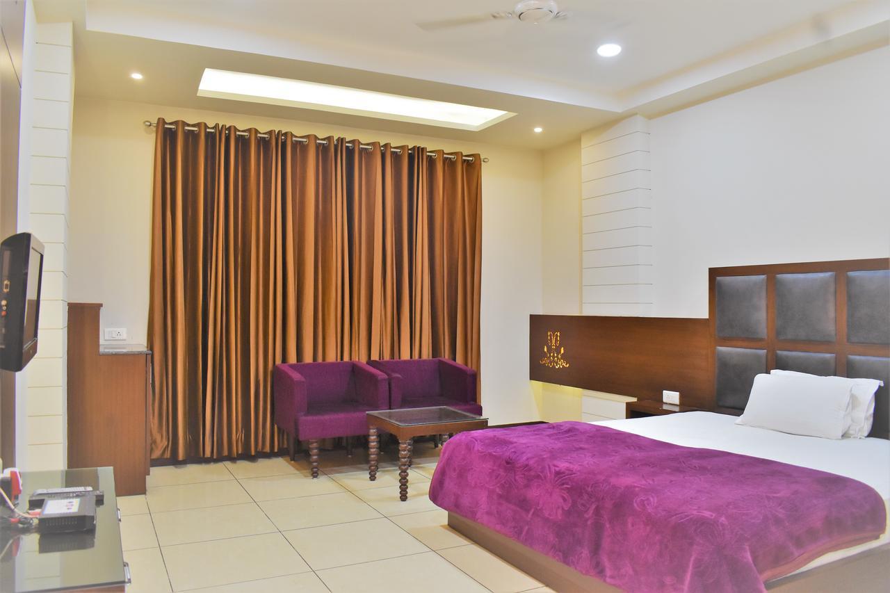 Hotel Ashish Continental Phagwāra 外观 照片